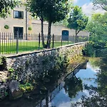 Millstream Mews - Fiddlesticks