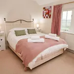 Lower Cowden Farm