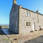 Lower Cowden Farm