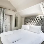 The Artists Loft