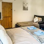 Sherwood House Apartment 3