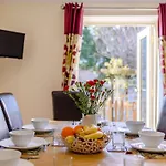 4 Bed In Bakewell Pk911