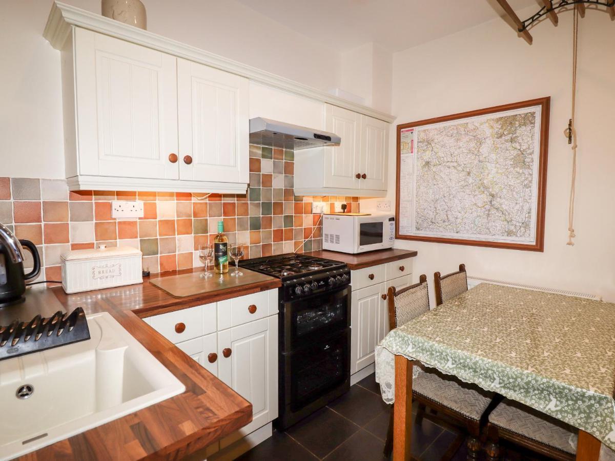 Holiday home Longstone View *