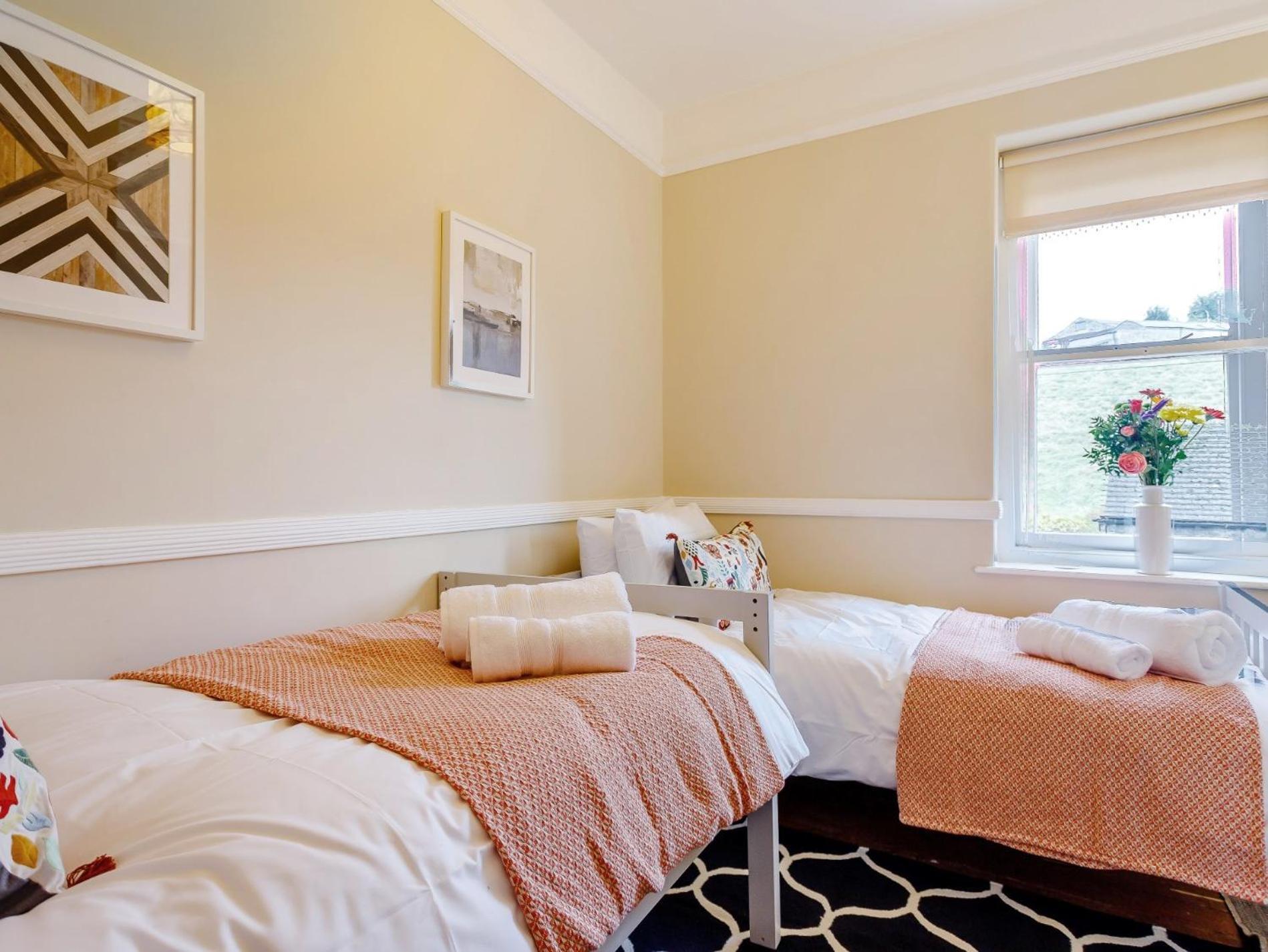 Holiday home 5 Bed In 76635