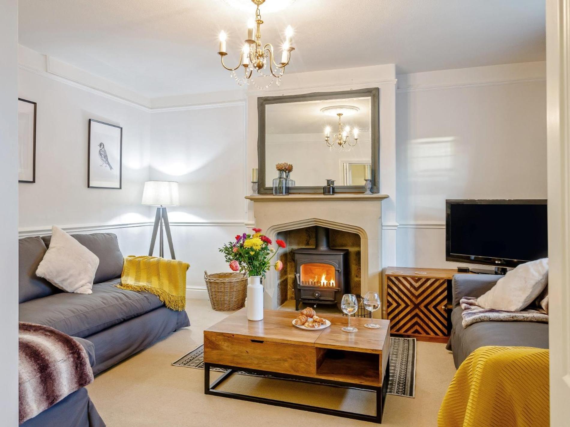 5 Bed In 76635