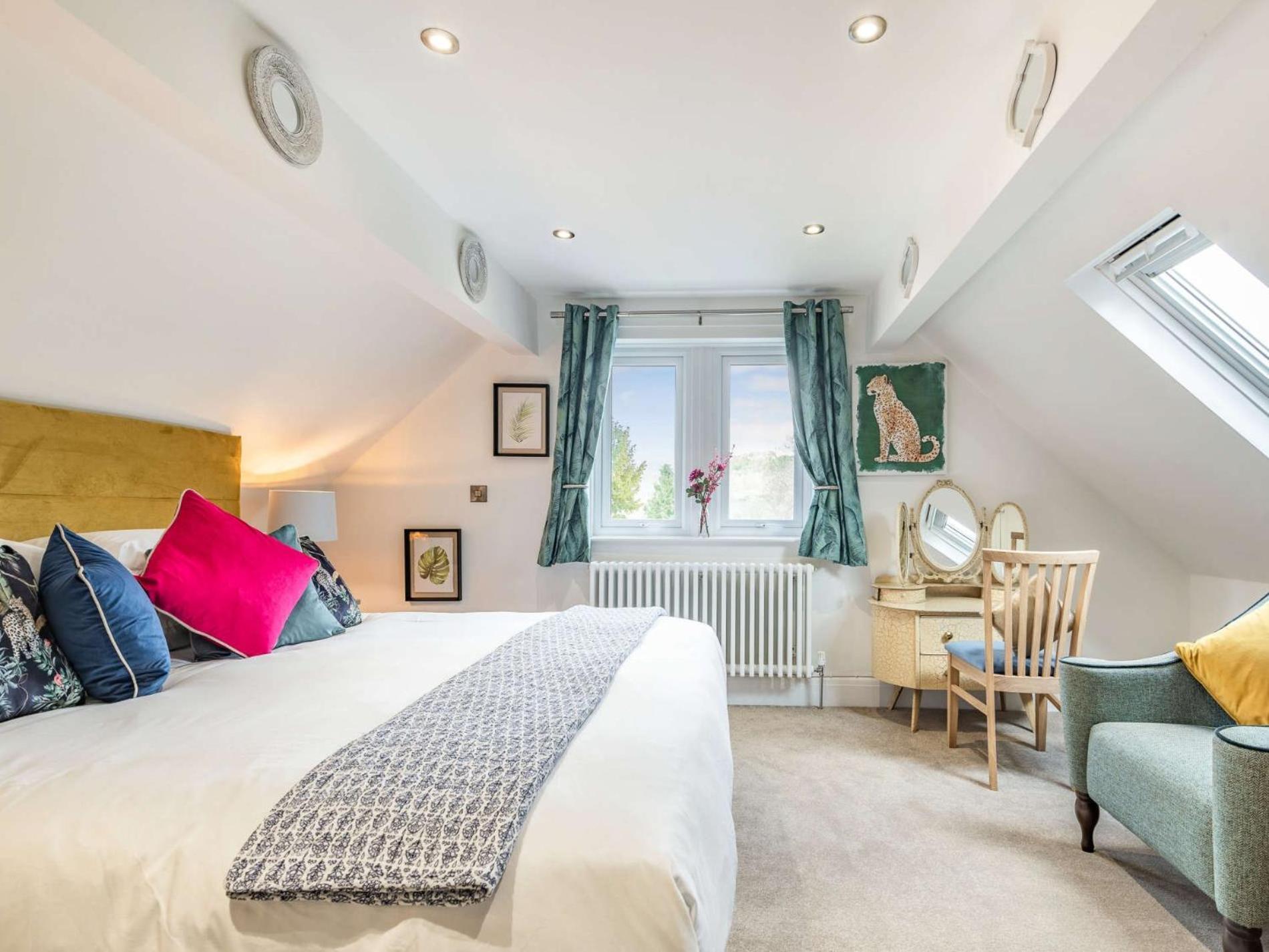 4 Bed In 87419 *