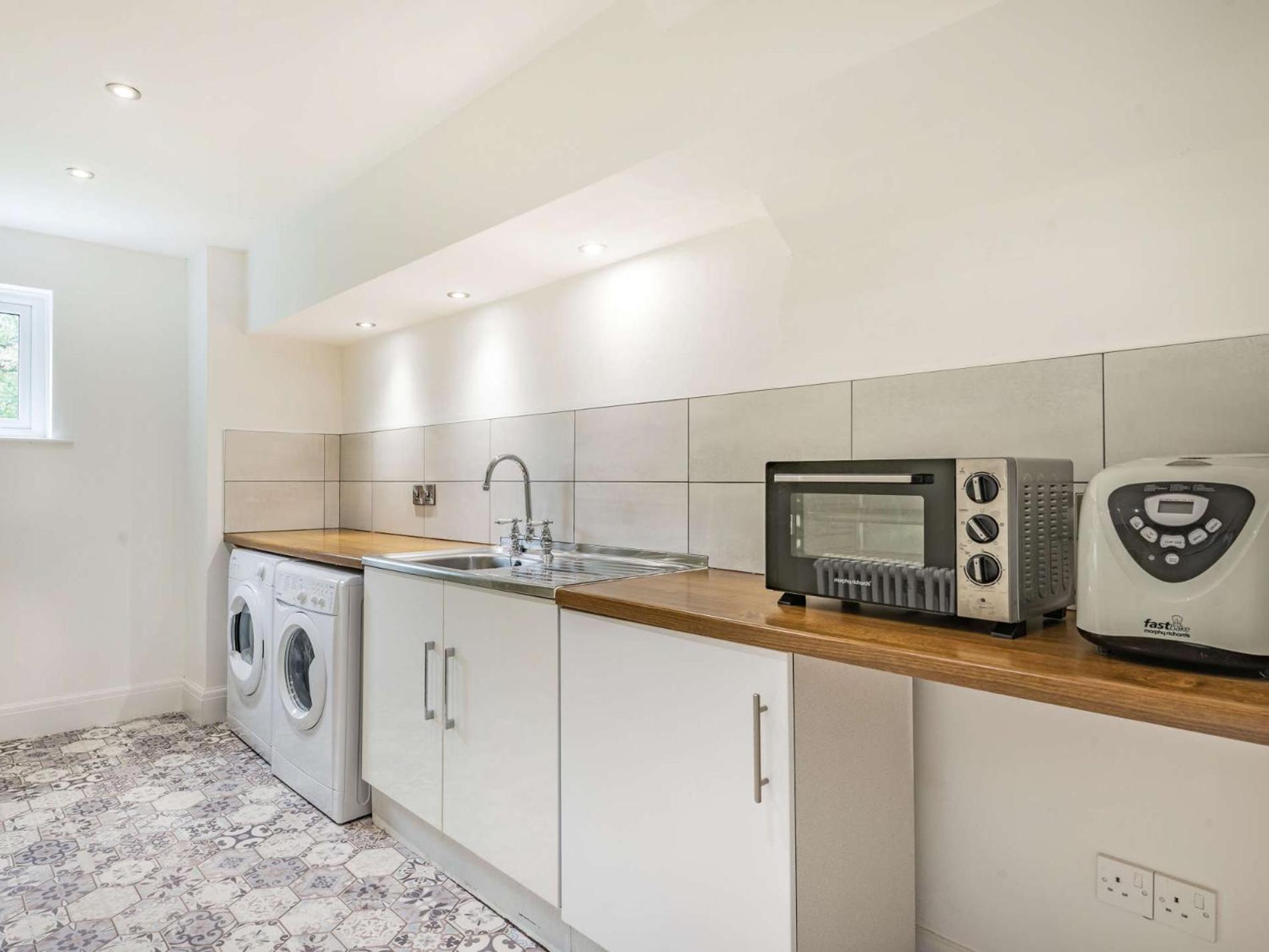 4 Bed In 87419 Bakewell