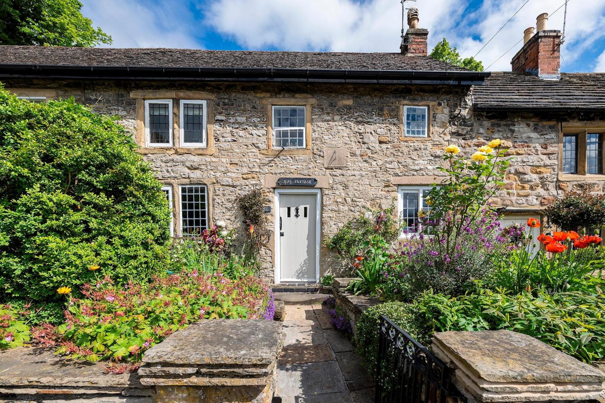 Dial - - Quintessential In The Heart Of Pass The Keys Holiday home *