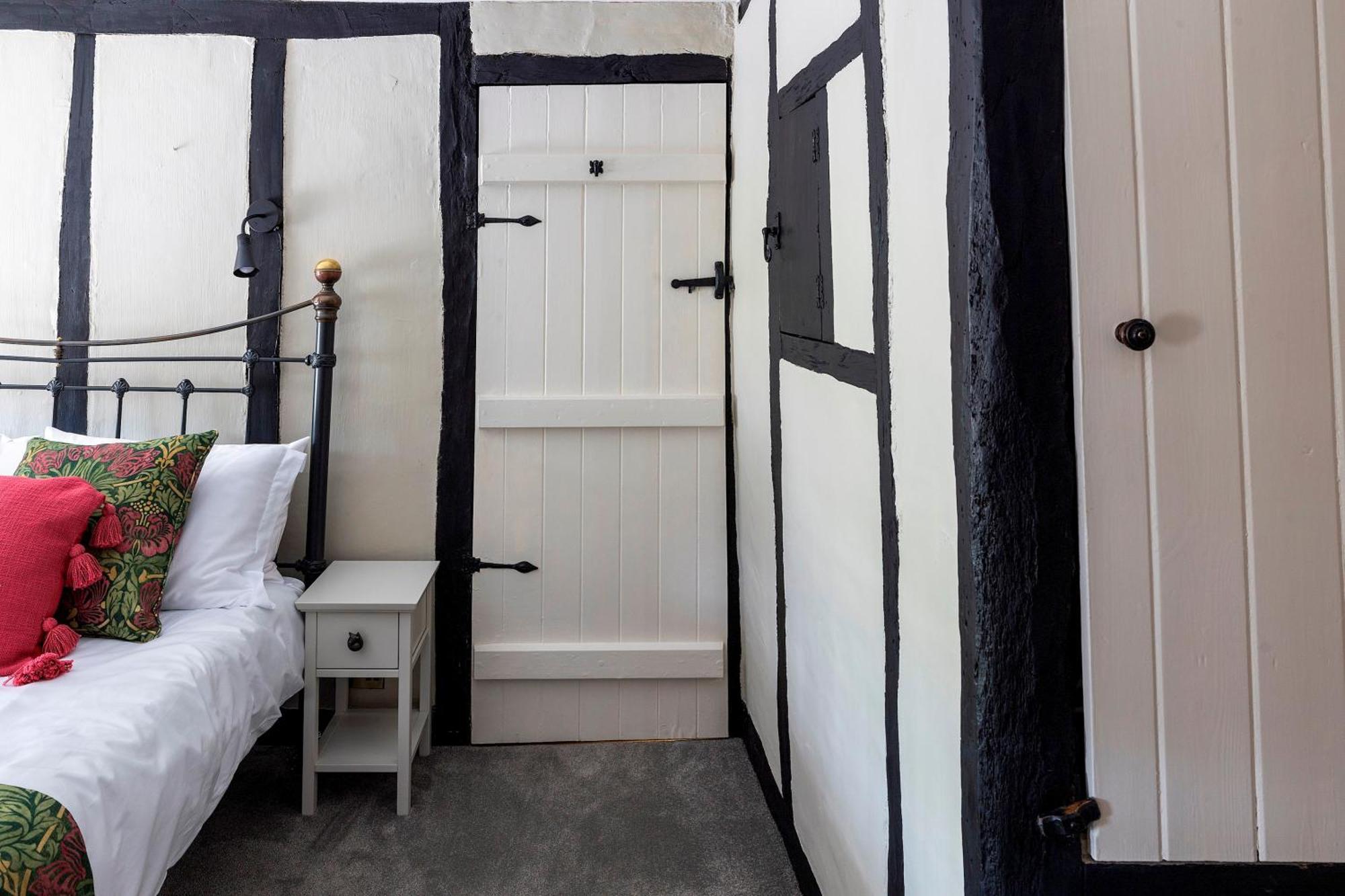 Dial - - Quintessential In The Heart Of Pass The Keys Holiday home *