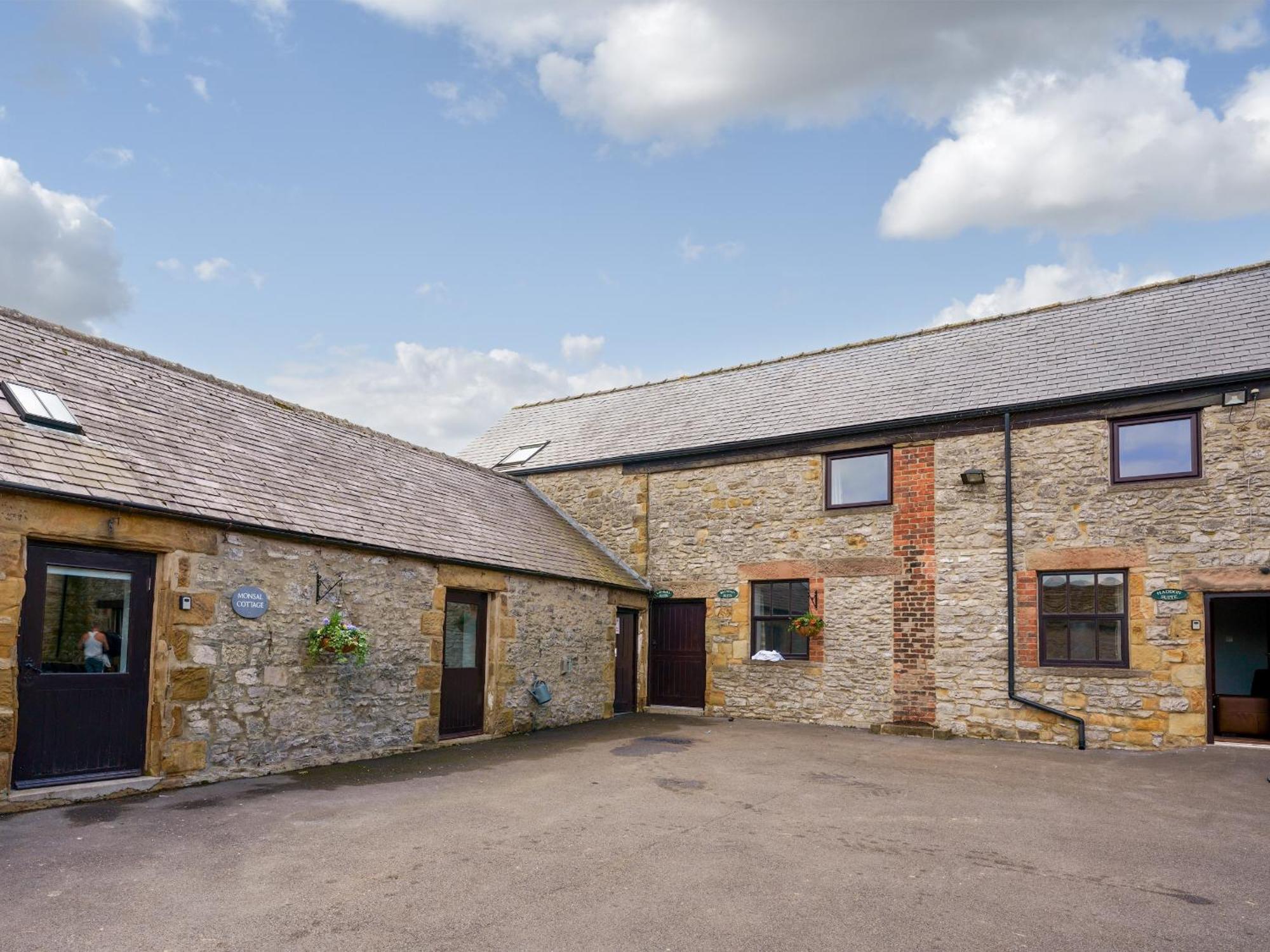 Tom Wragg - Uk40248 Holiday home *
