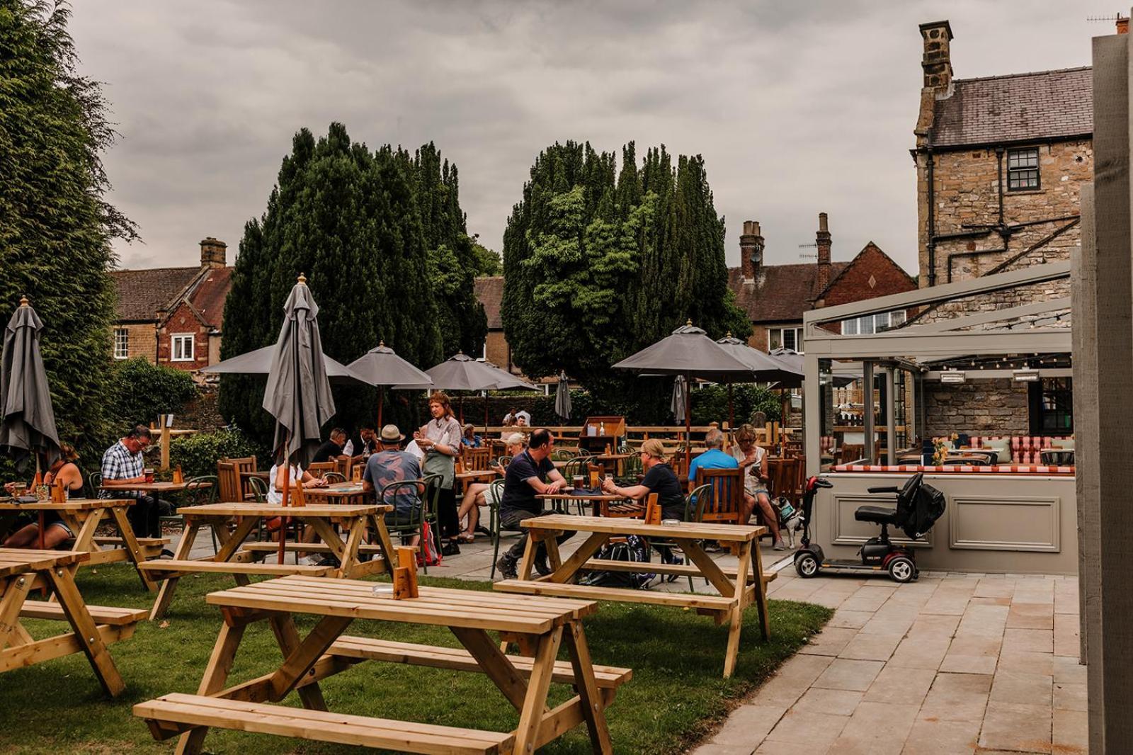 The Arms Hotel 4*