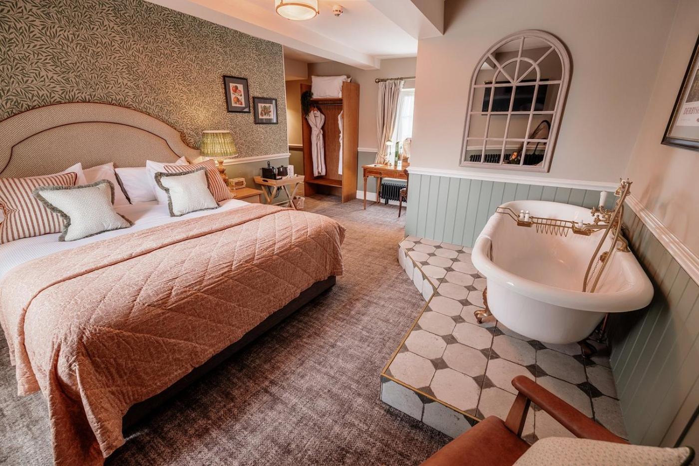The Arms Hotel