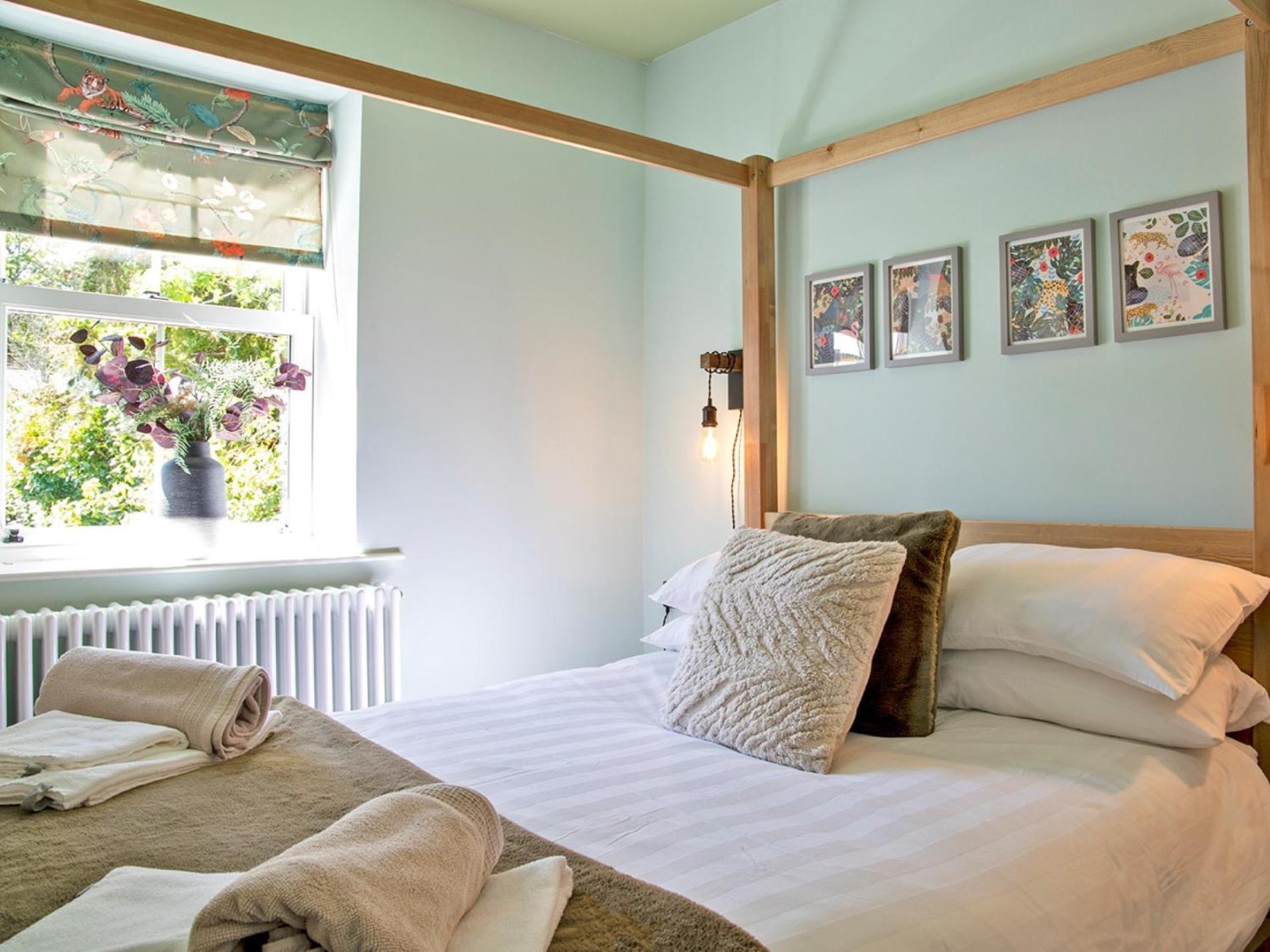 2 Bed In 90406 Holiday home