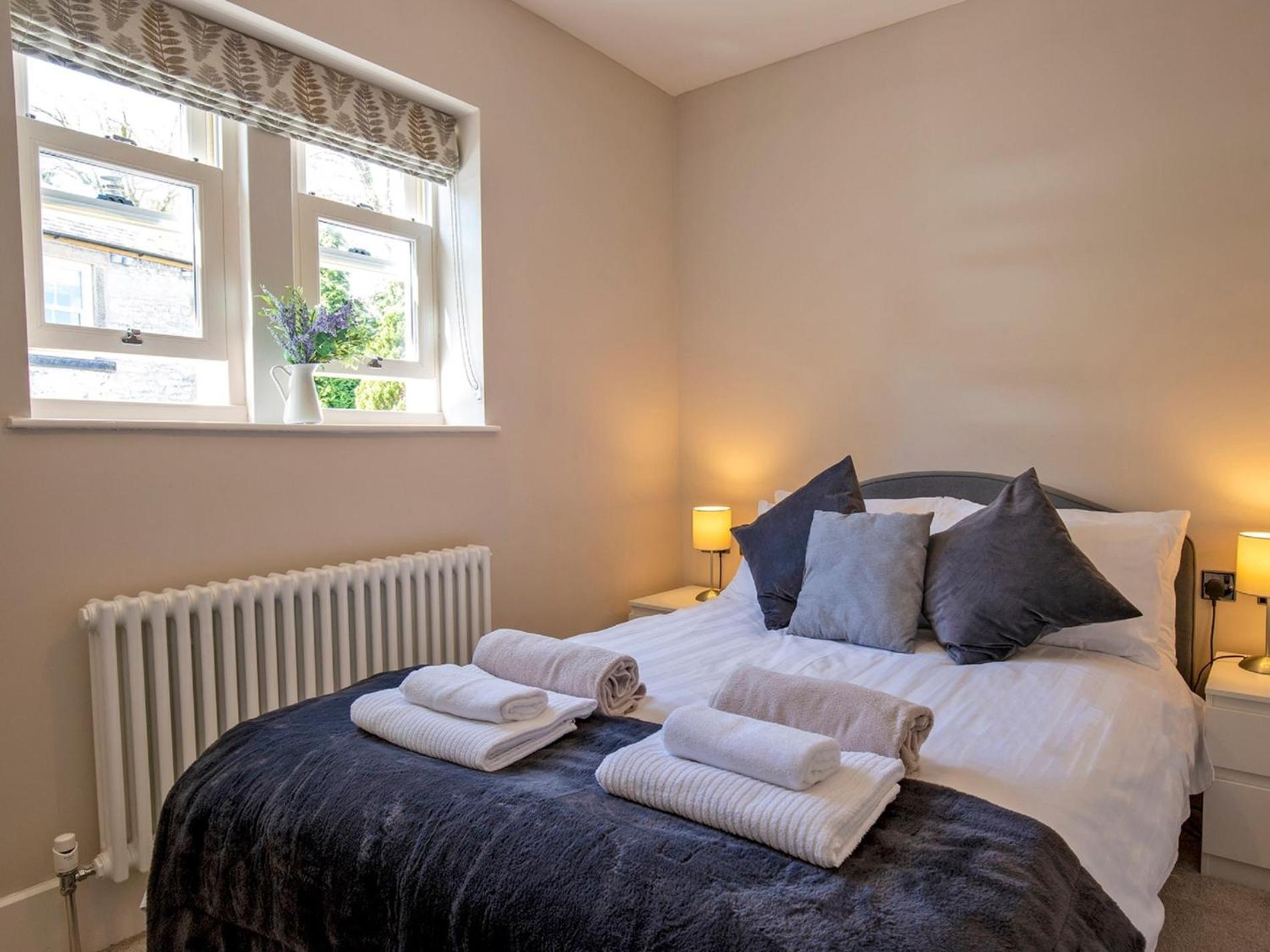 3 Bed In 90384