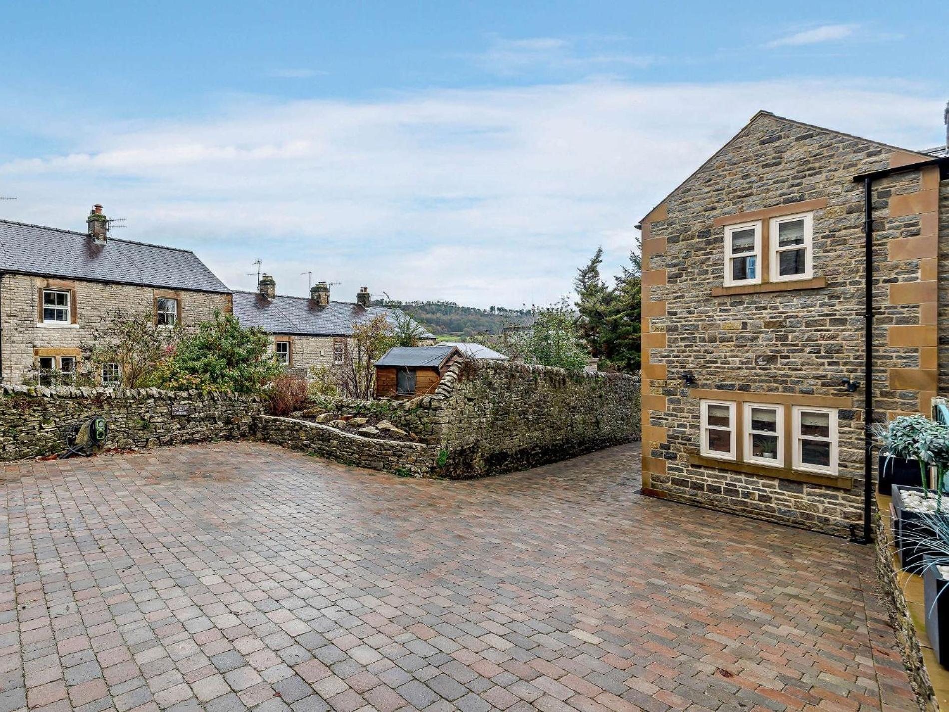 3 Bed In 90384 Bakewell