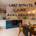 Luxury & Location! Bakewell Georgian Townhouse - \'The Haywood\'