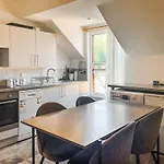 Sherwood House Apartment 3