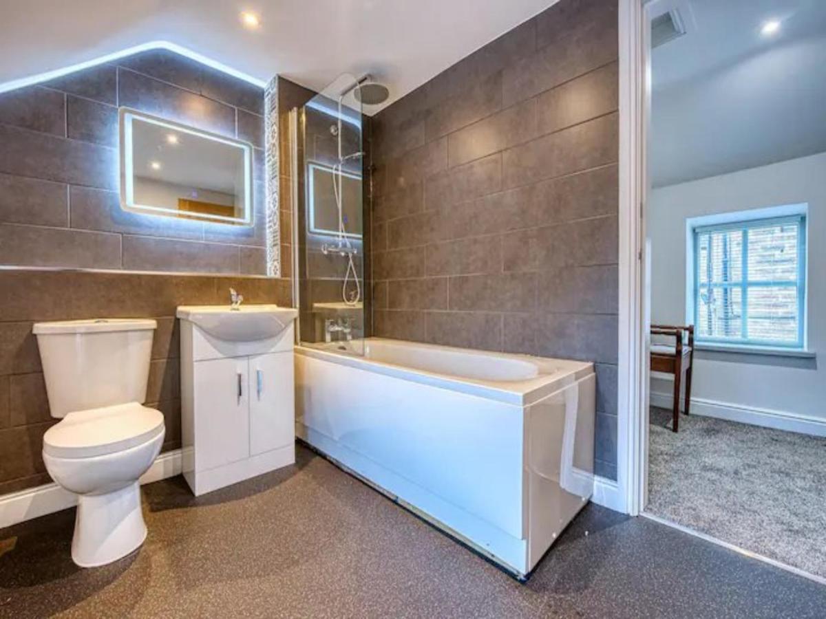 Pass The Keys Stunning 2 Bed Walk In To *