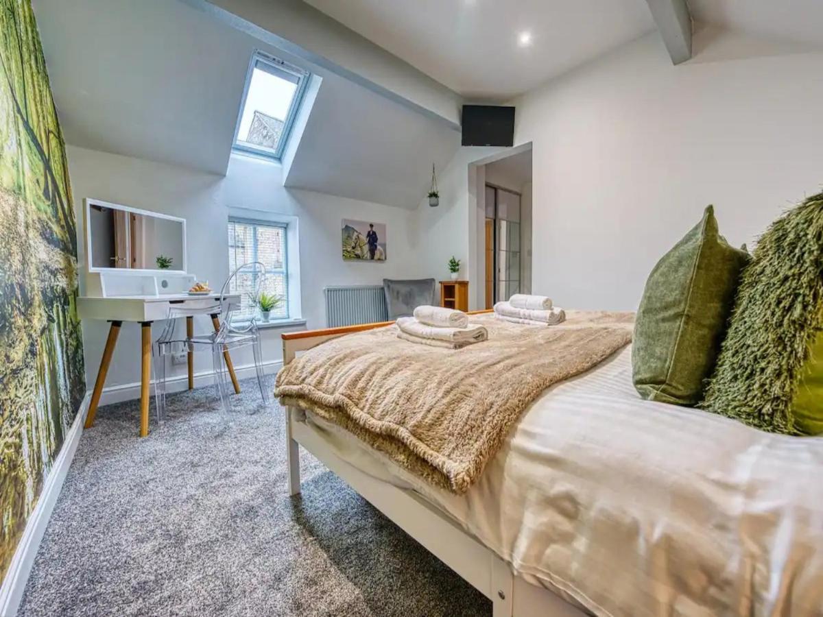 Pass The Keys Stunning 2 Bed Walk In To