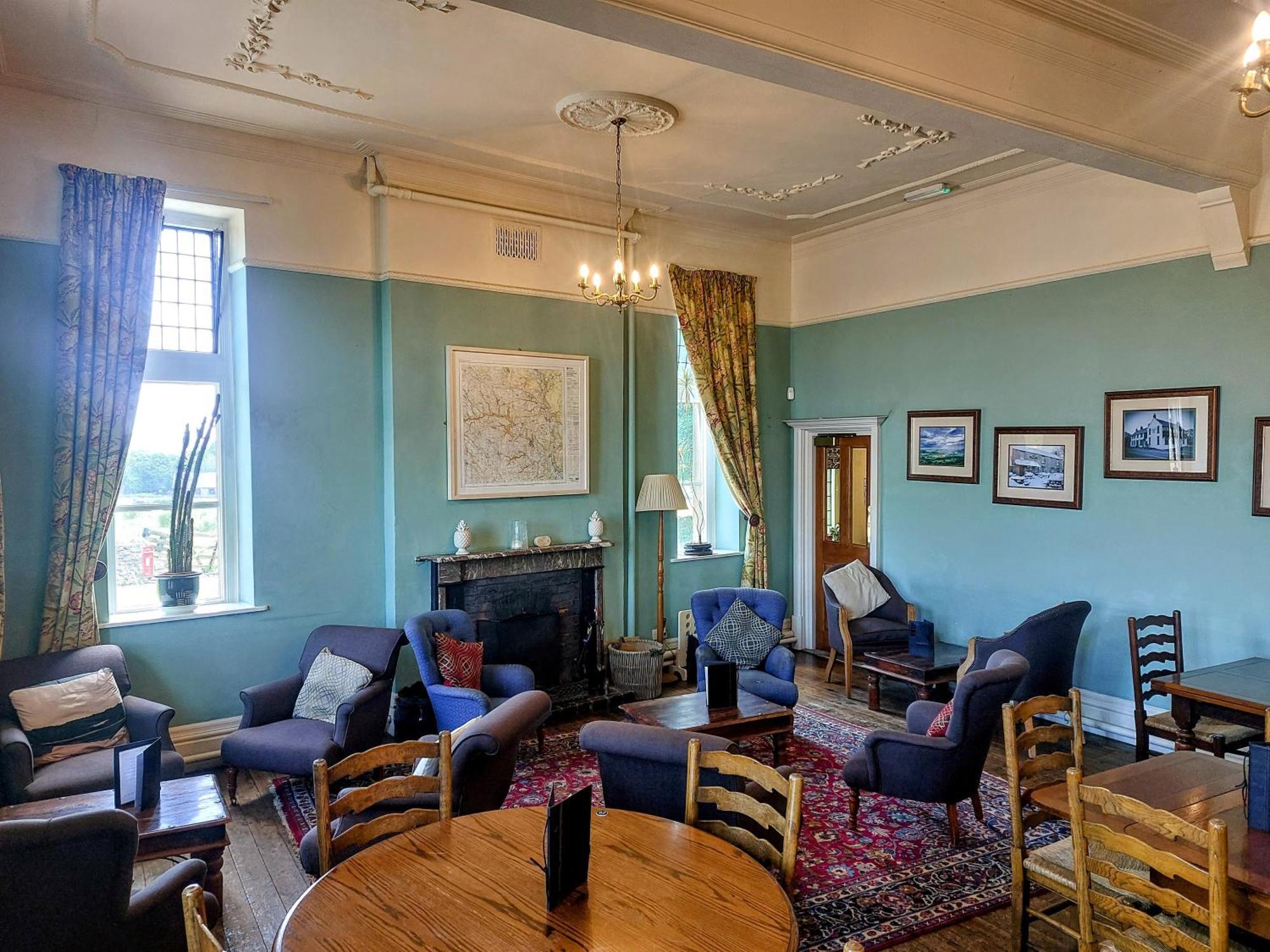 Monsal Head Guest house 3*