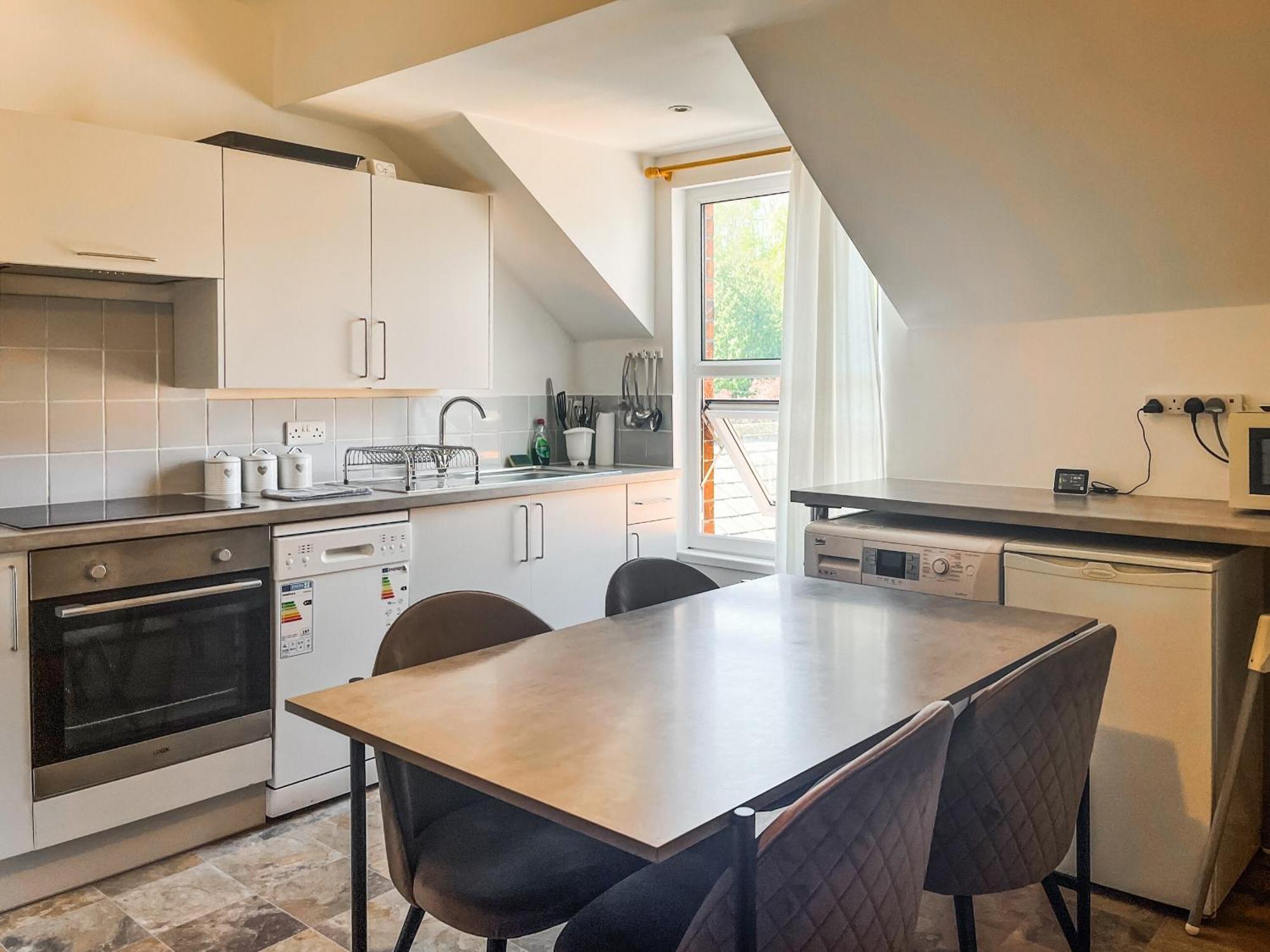 Sherwood House 3 *