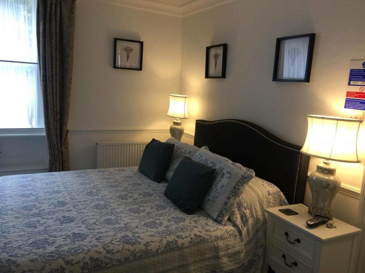 Bed & Breakfast Melbourne House + Annex *