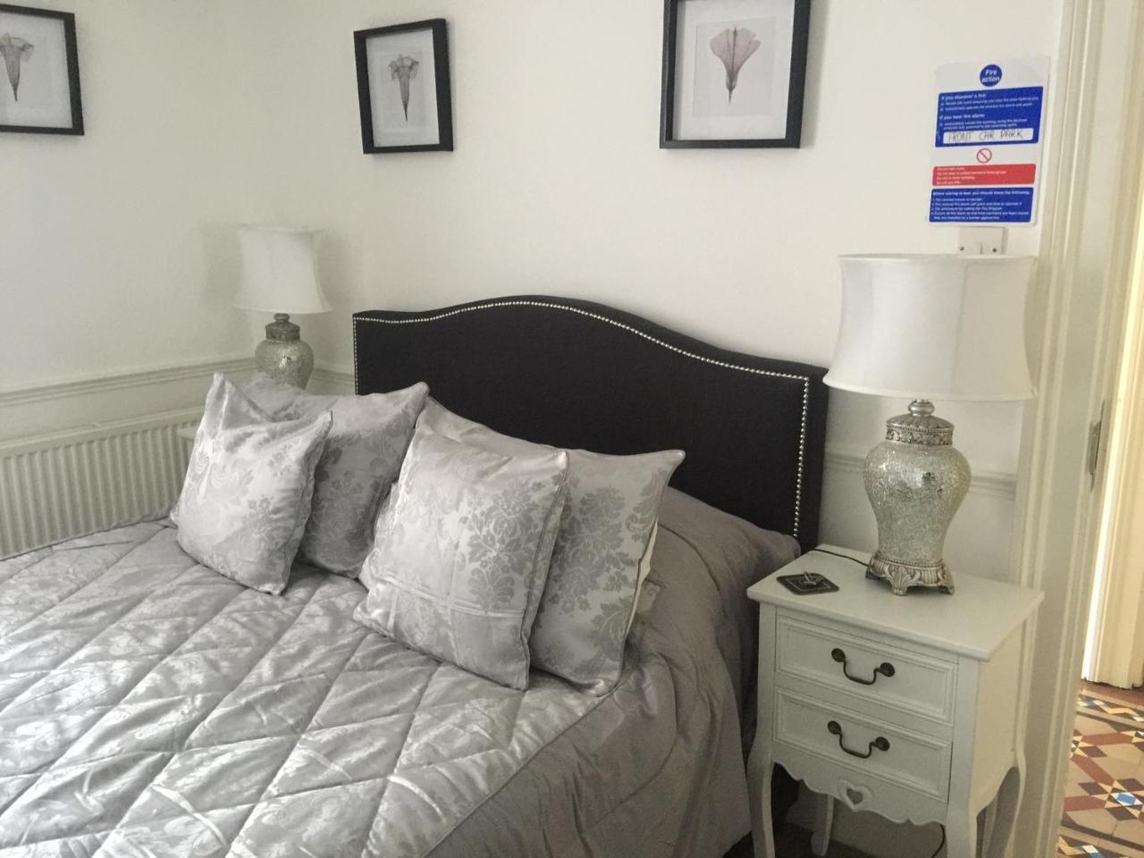 Melbourne House + Annex Bed & Breakfast Bakewell